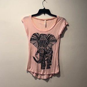 Sparkly cute elephant pink baby pink tee t-shirt shirt, size small Women’s cozy